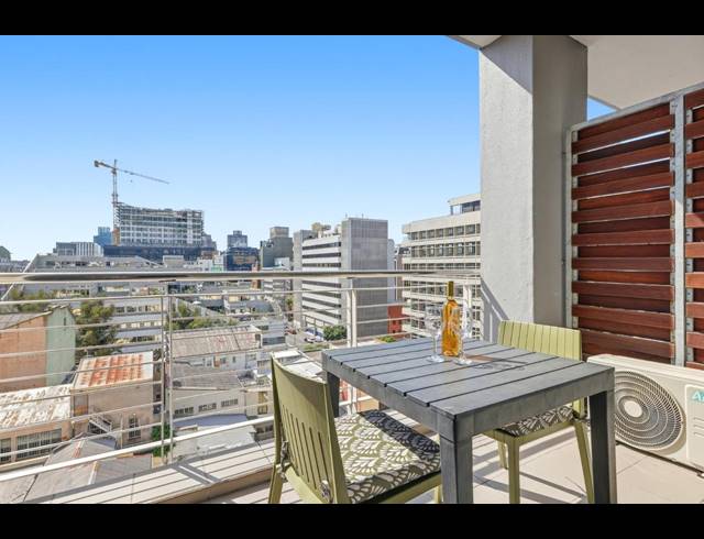 1 BEDROOM APARTMENT FOR SALE IN CAPE TOWN CITY CENTRE